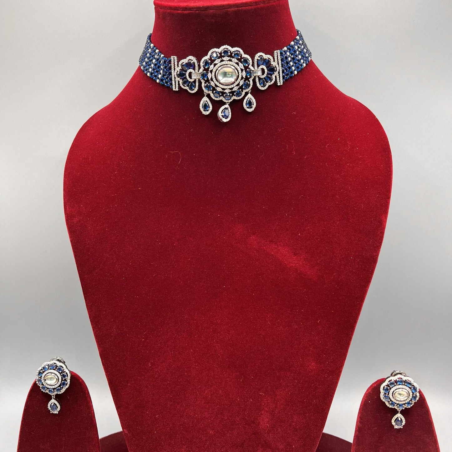 Fashion Premium - Lovely Victorian Inspired Navy Blue Kundan, Bead Mix Choker Necklace Set