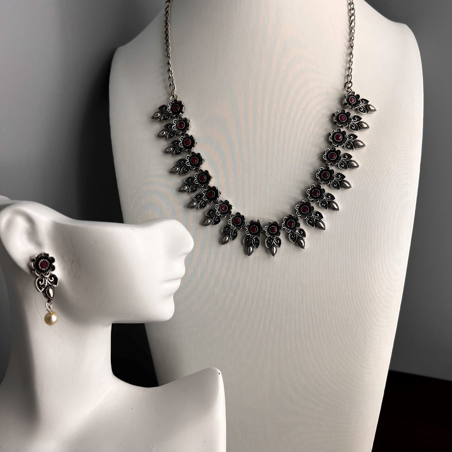 Fashion - Classic Leaf & Floral Pattern Pink Color Oxidized Necklace Set