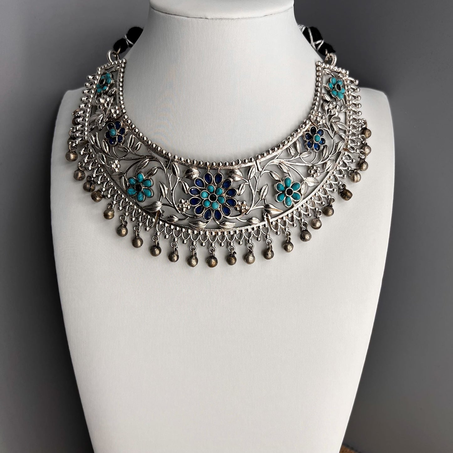Fashion - Unique Statement Floral Design Turquoise & Navy Blue Oxidized Necklace Set