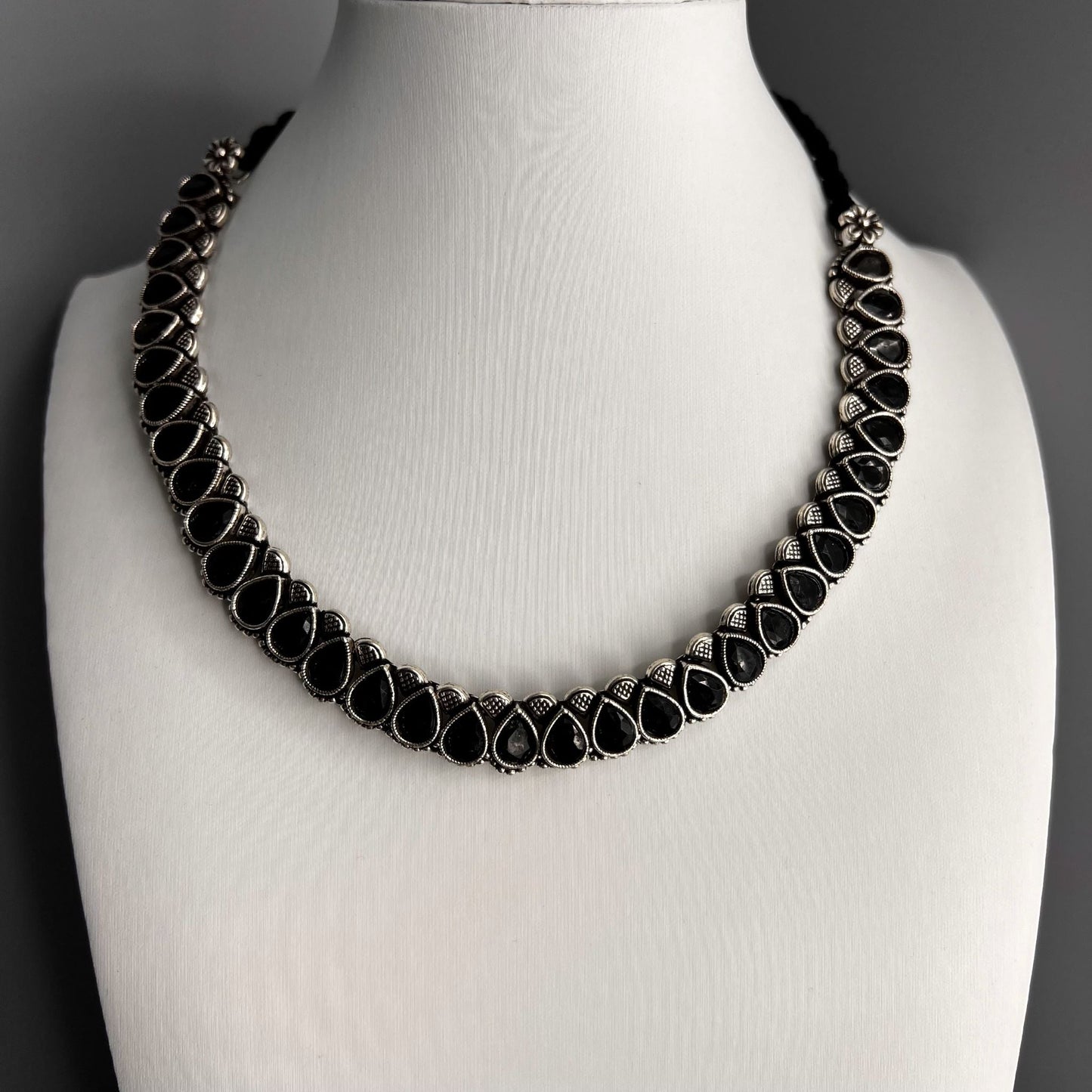 Fashion - Silver Replica Close Neck Elegant Black Pota Stone Oxidized Necklace Set