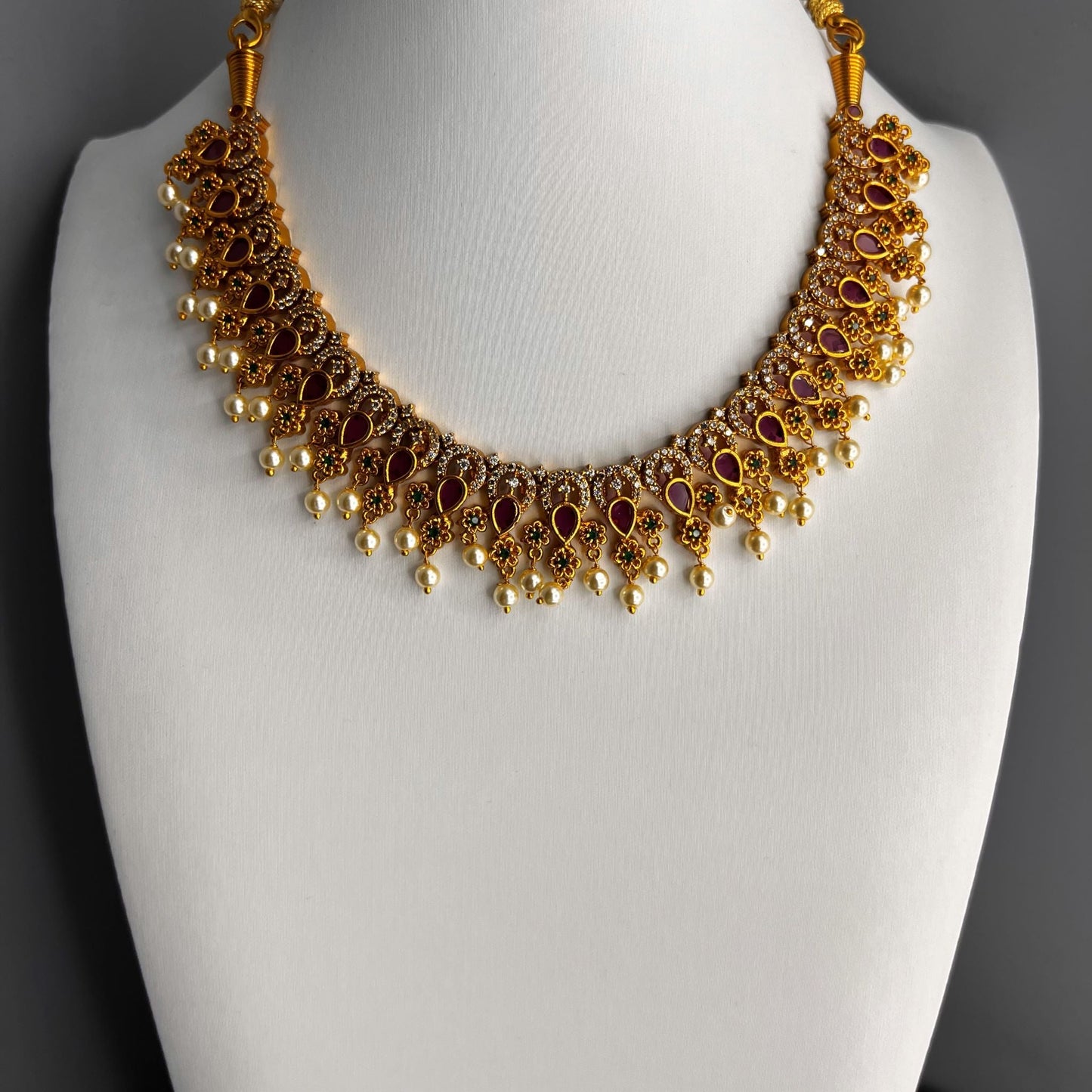 Fashion Premium - Elegant Floral Pattern Ruby Pink & Green Antique Traditional Necklace Set