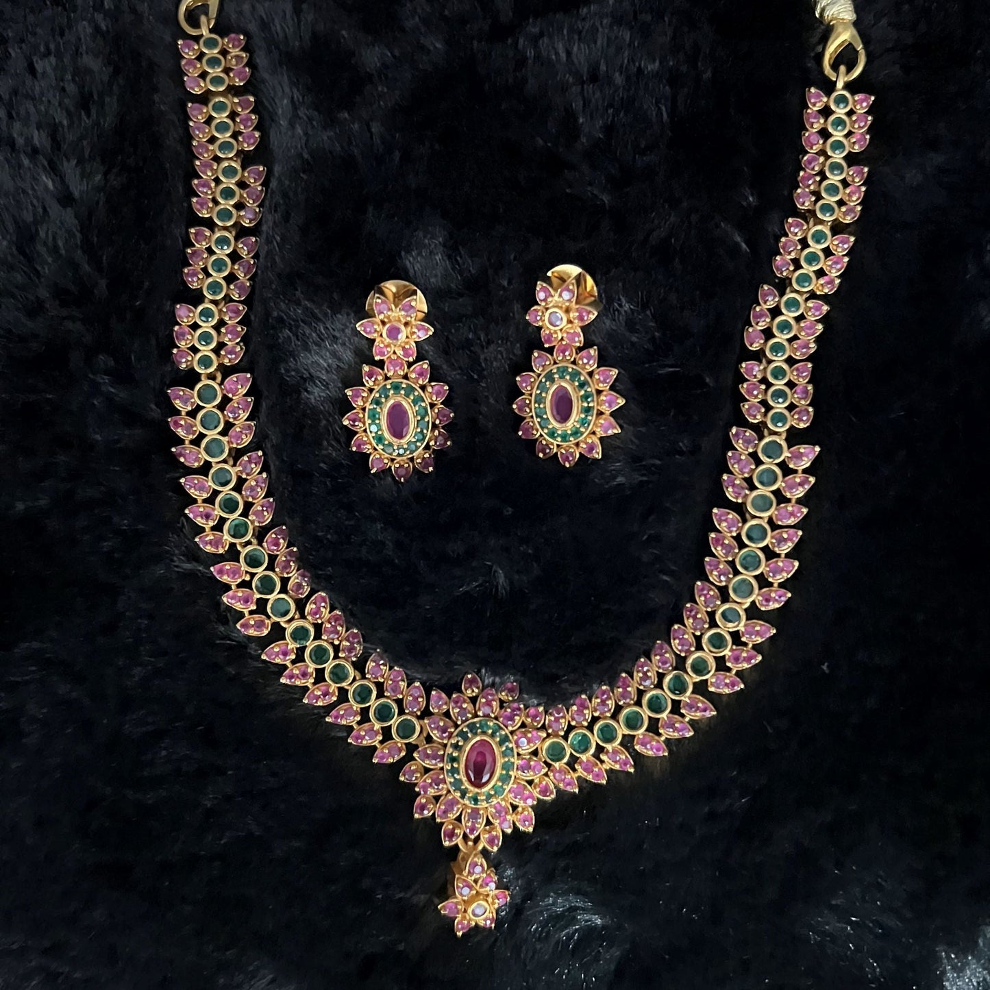 Fashion - Ethnic Design Classic Ruby Pink & Green Antique Traditional Necklace Set