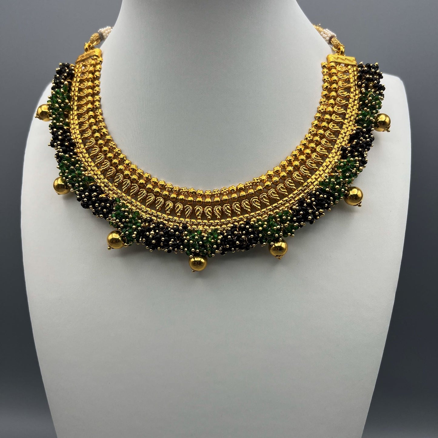 Fashion - Elegant Green Antique Traditional Necklace Set