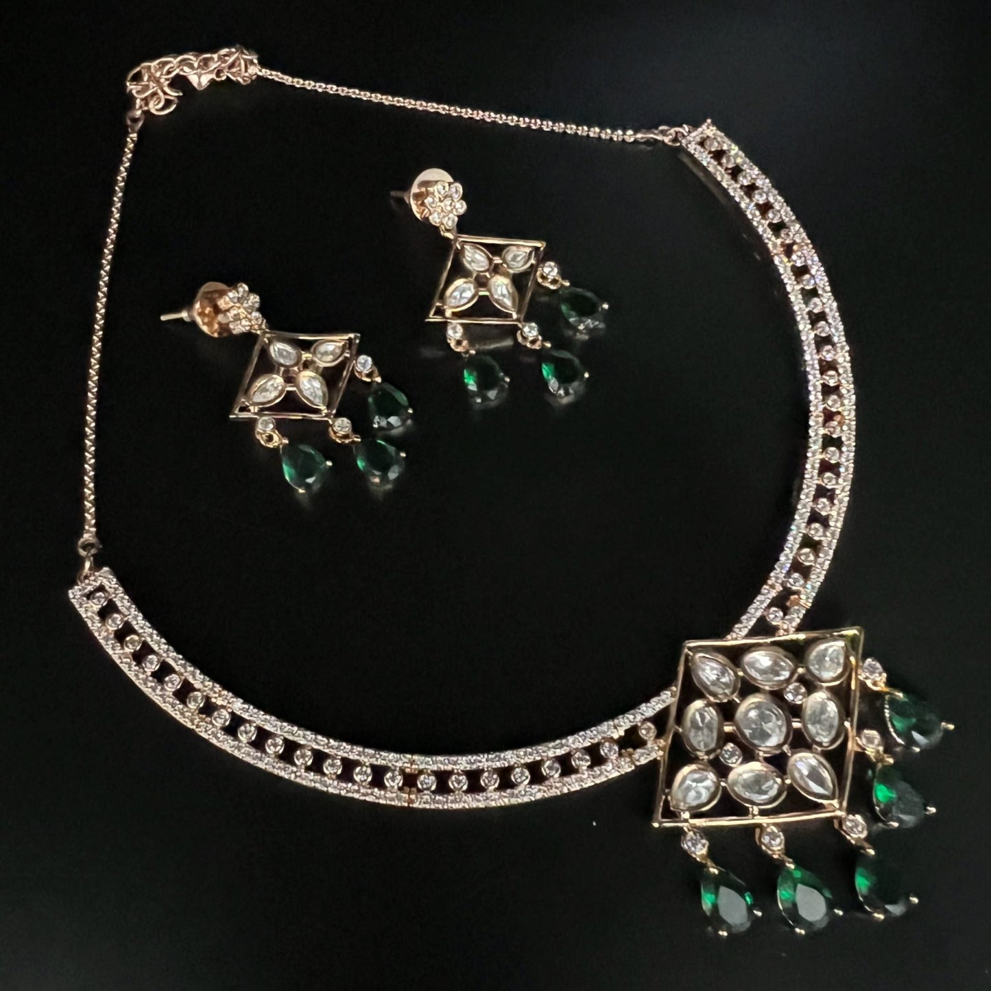 Fashion - Gorgeous Cuff/Hasli Style Green Kundan Necklace Set