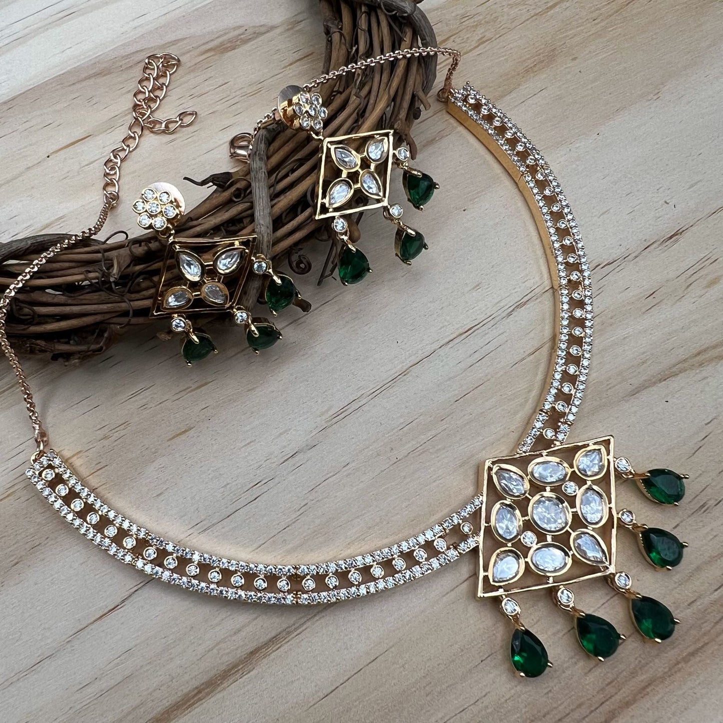 Fashion - Gorgeous Cuff/Hasli Style Green Kundan Necklace Set