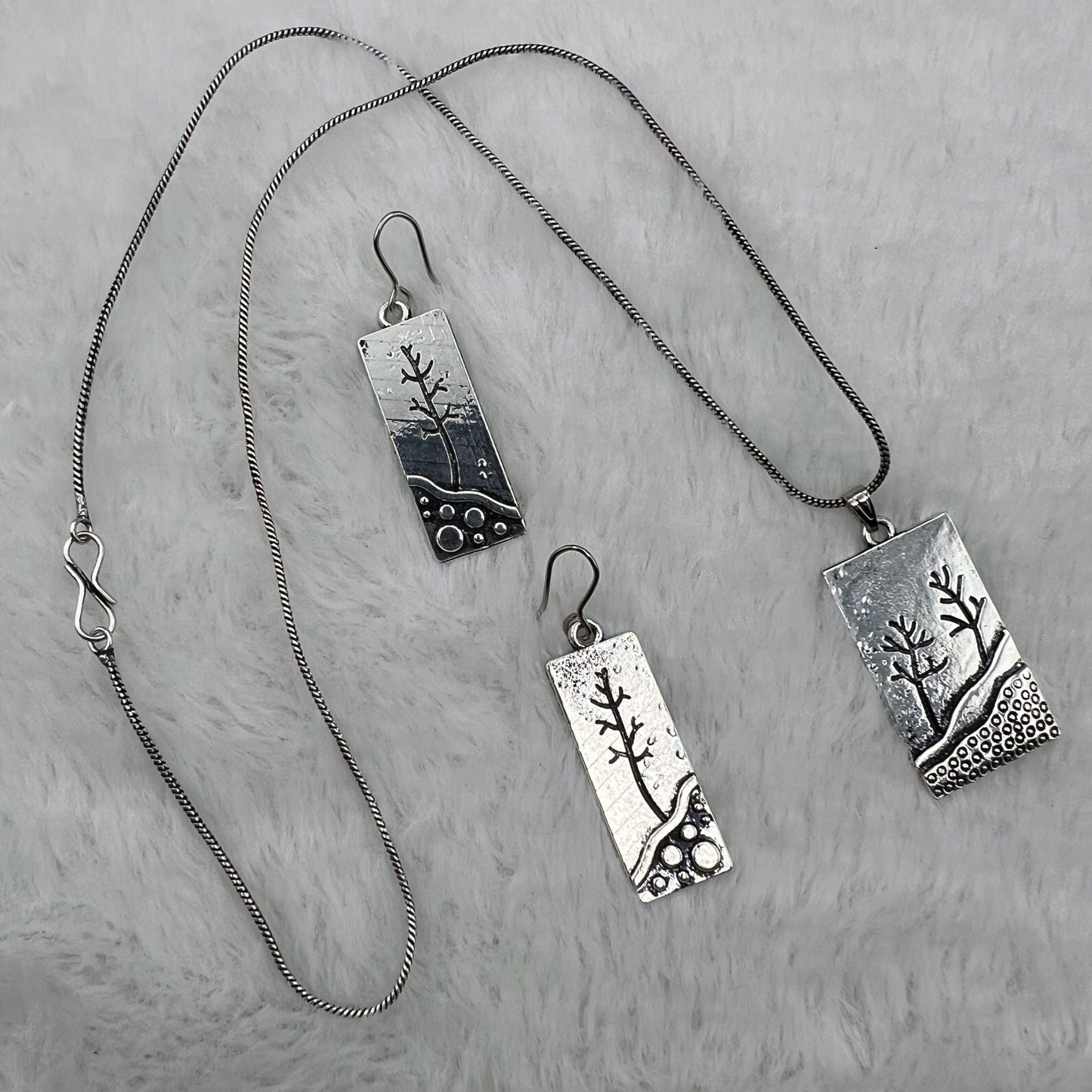 Fashion - Simple Hammered Tree Design Silver Oxidized Pendant Set