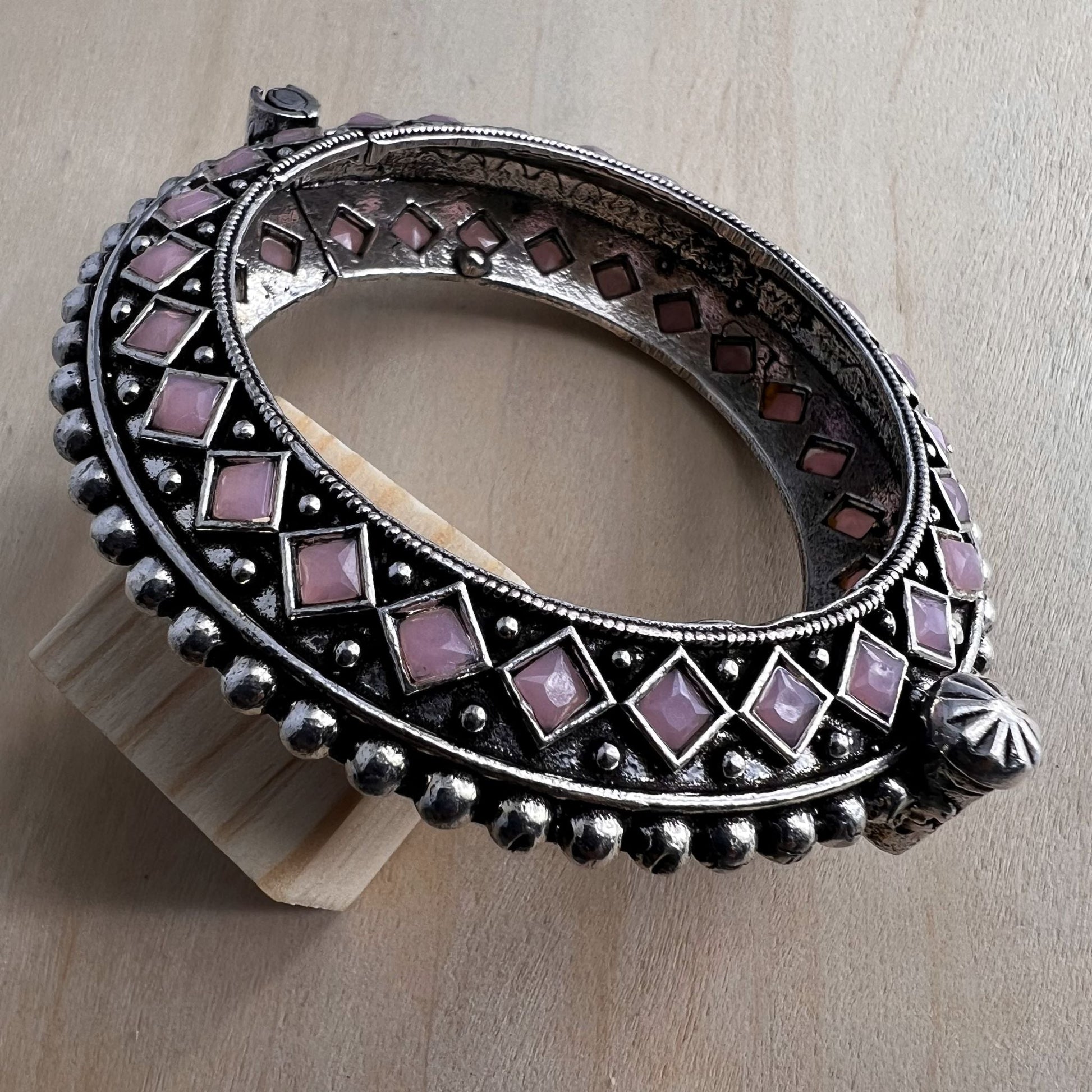 Fashion - Classic Style Pink Color Oxidized Bracelet With Oxidized Silver Tone Plating