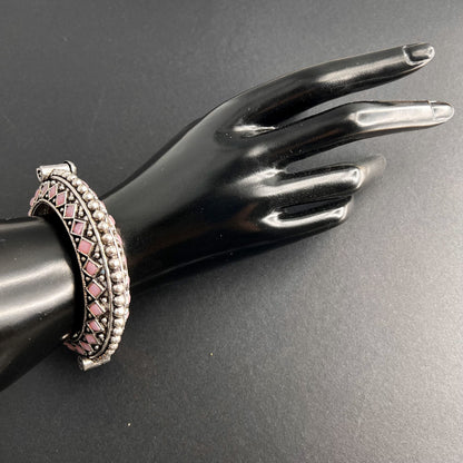 Fashion - Classic Style Pink Color Oxidized Bracelet With Oxidized Silver Tone Plating