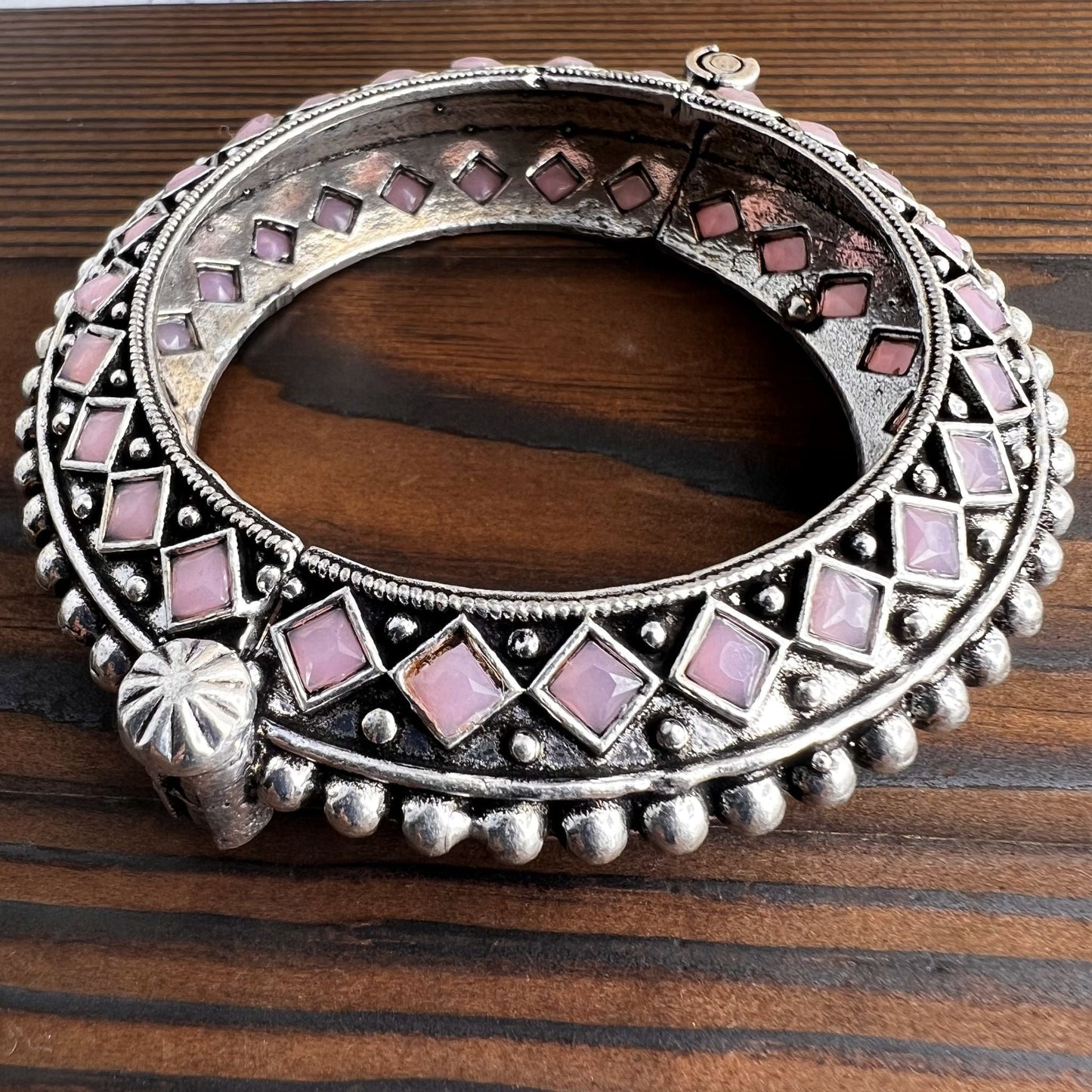 Fashion - Classic Style Pink Color Oxidized Bracelet With Oxidized Silver Tone Plating