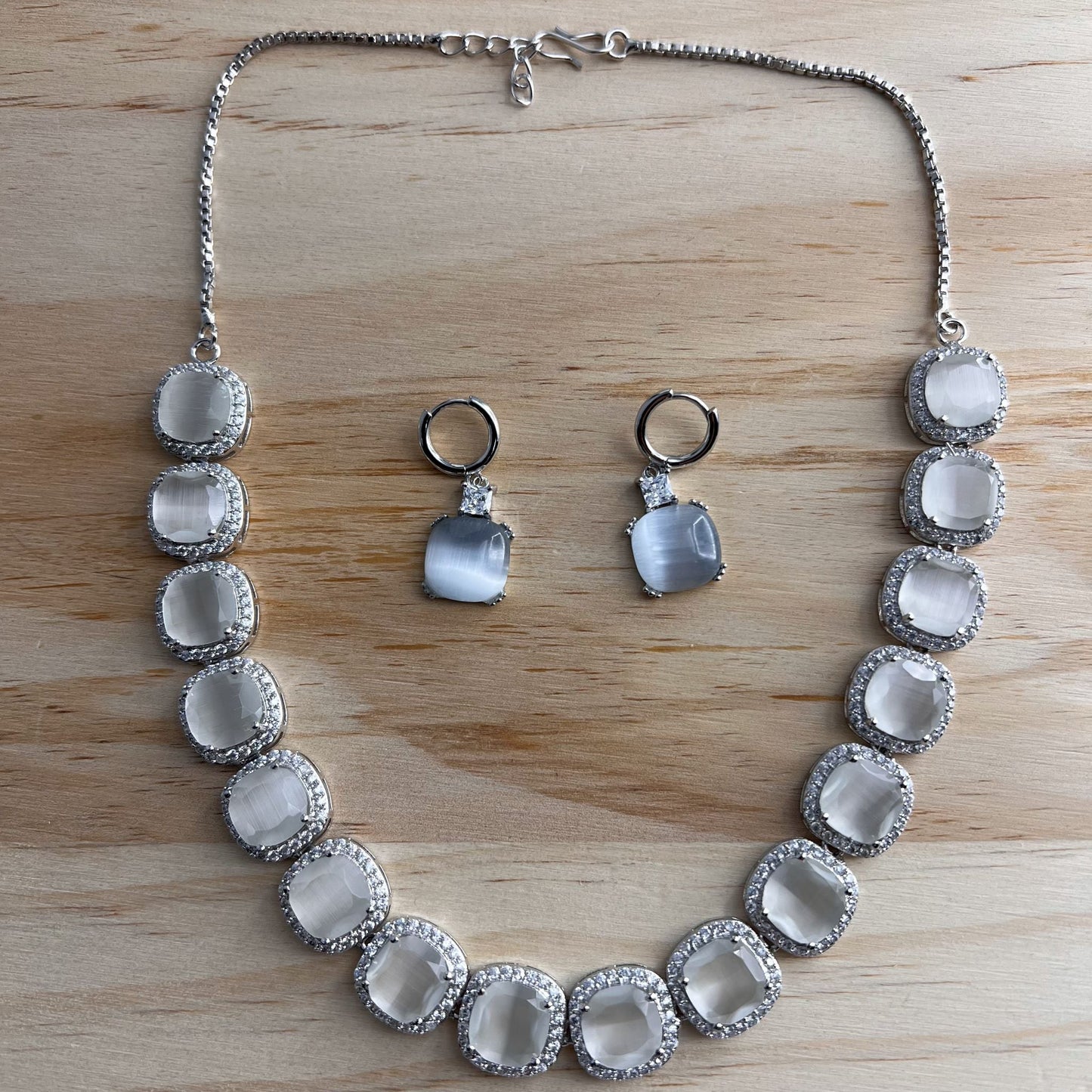 Fashion - Trendy Grey Monalisa Stone Necklace Set