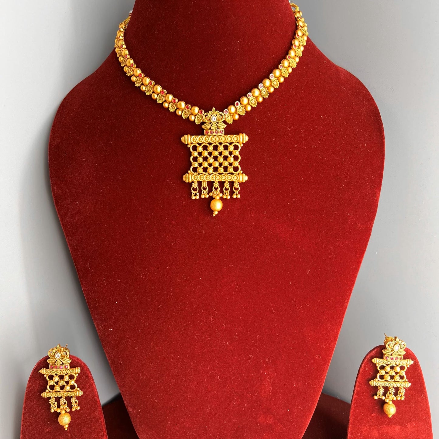 Fashion - Classic Ruby Pink Antique Traditional Necklace Set