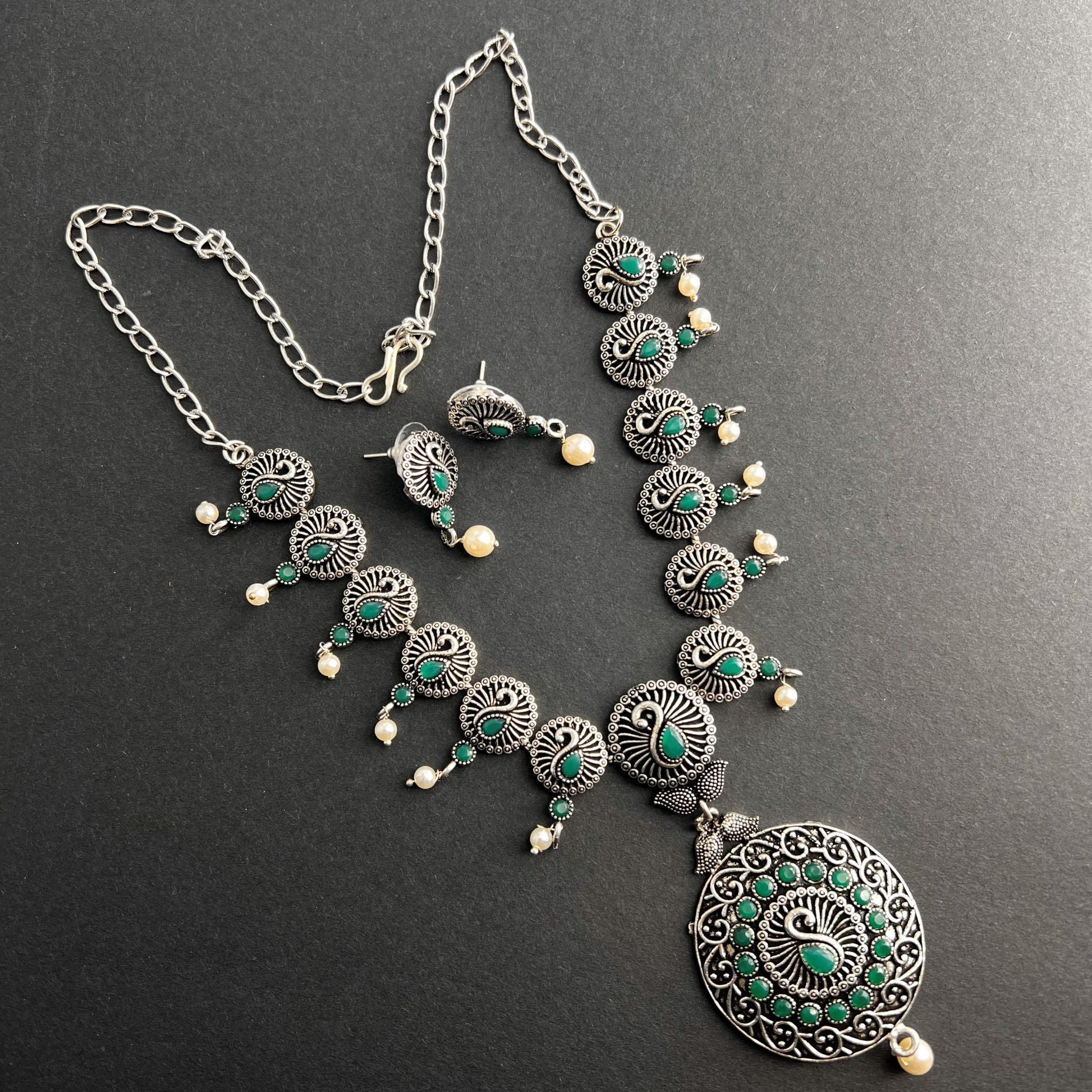 Fashion - Classic Style Green Color Oxidized Necklace Set With Oxidized Silver Tone Plating