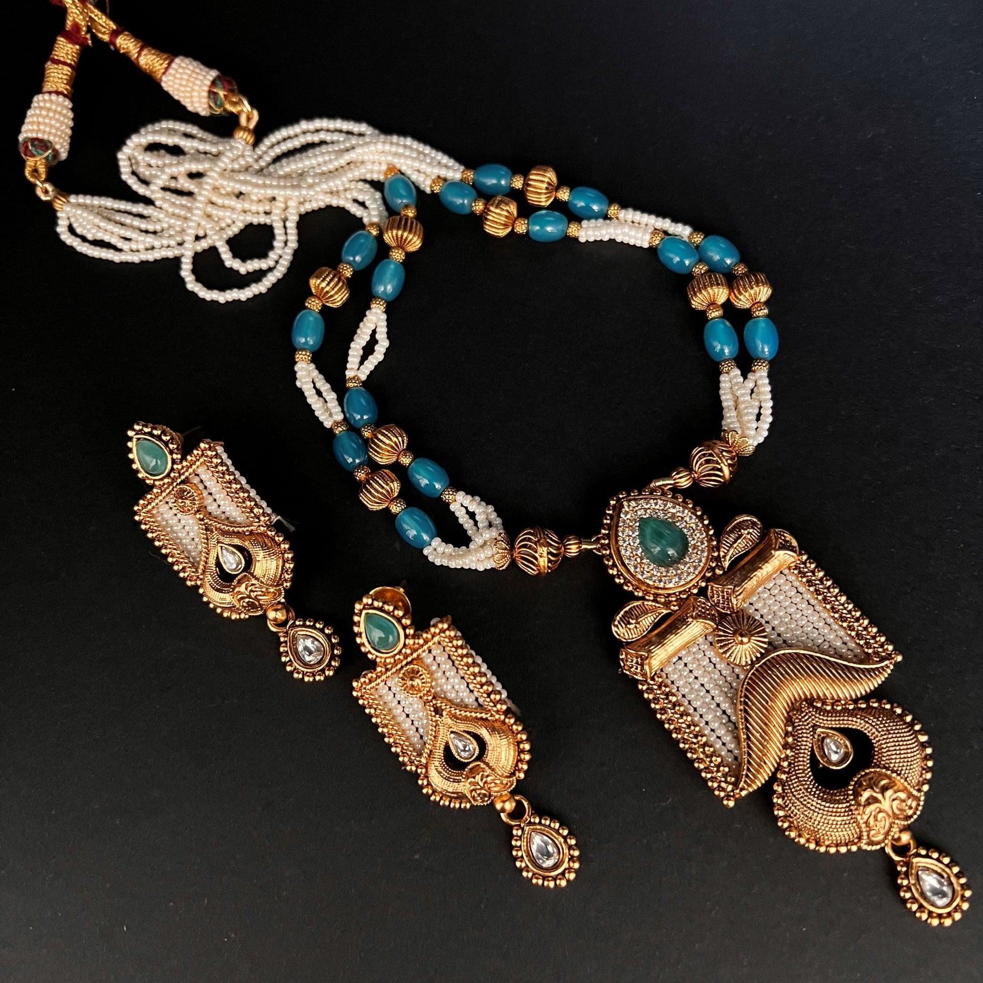 Fashion - Classic Style Turquoise Blue Color Antique Traditional, Bead Mix Necklace Set With Matte Gold Tone Plating