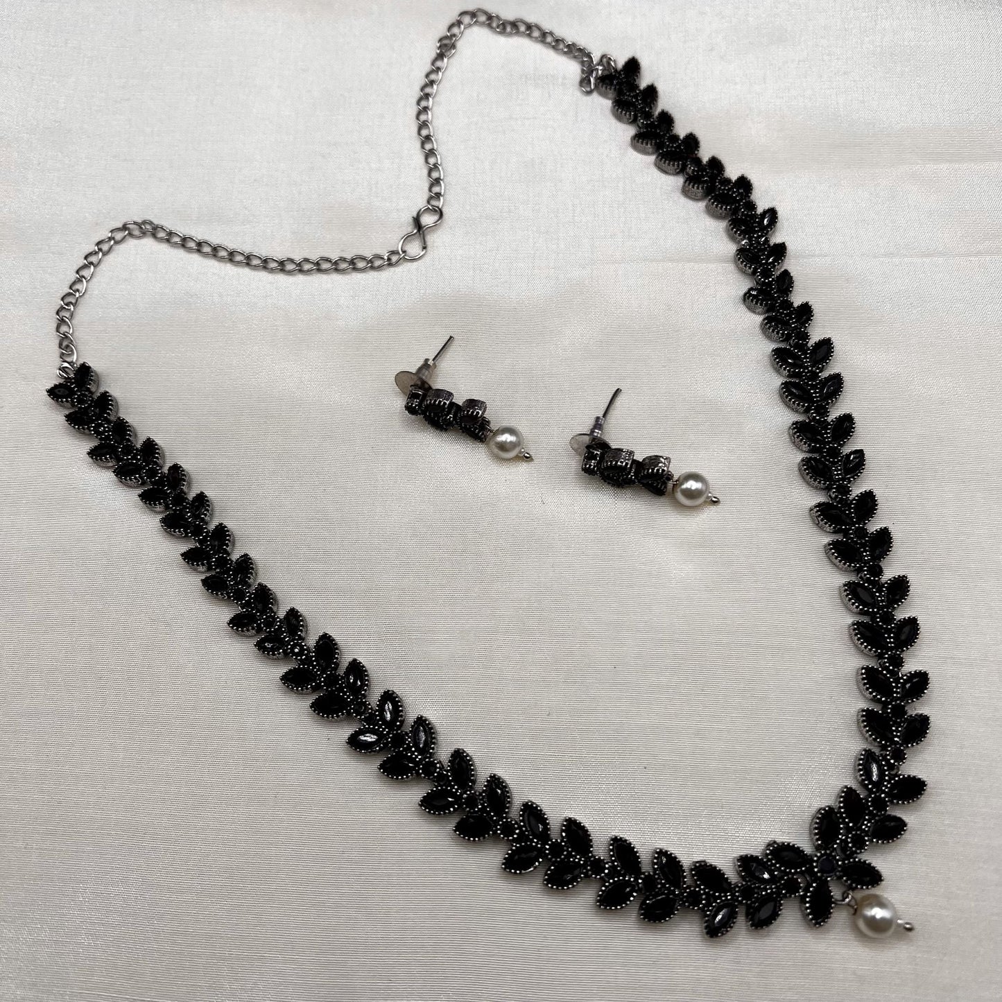 Fashion - Dainty Petal Design Black Oxidized Necklace Set