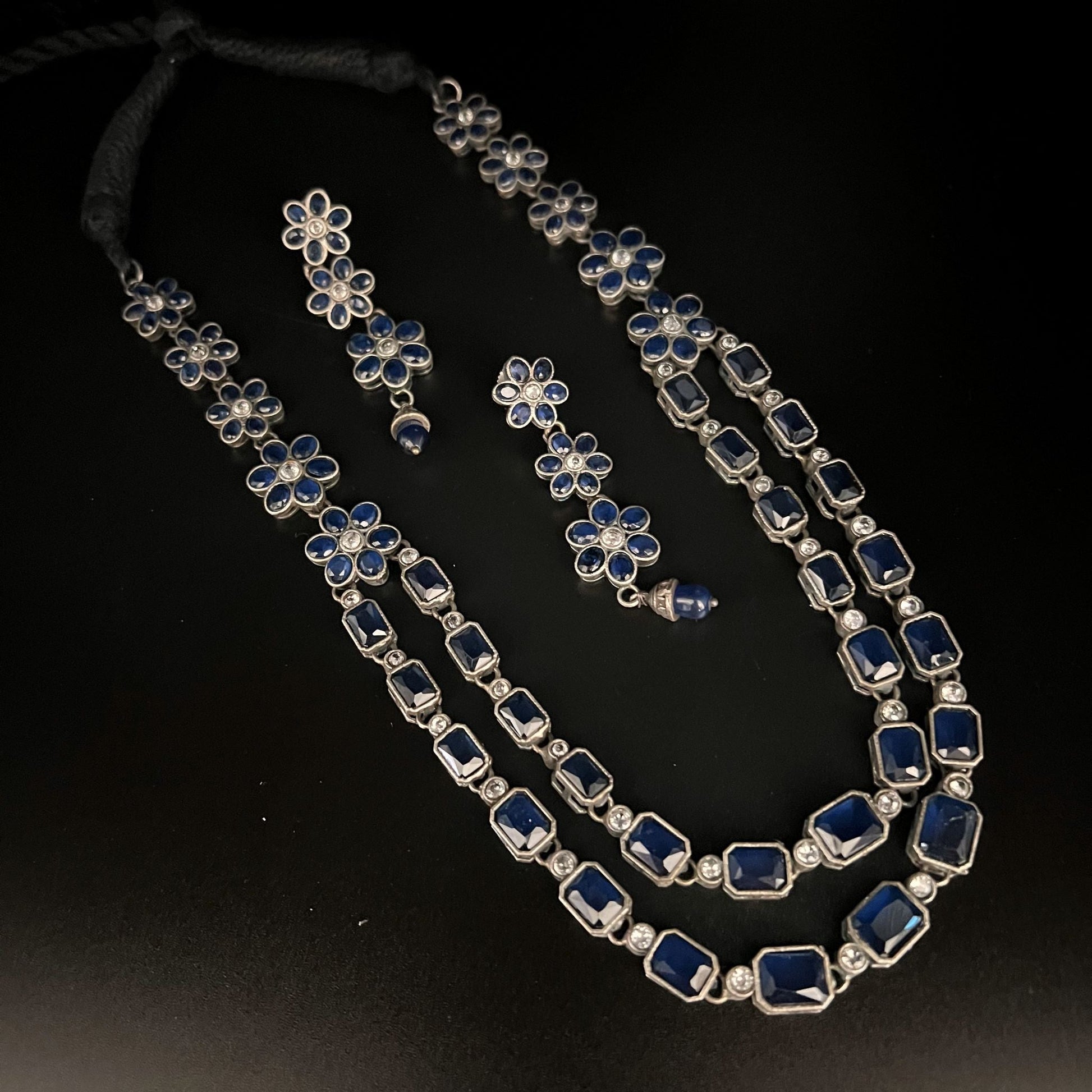 Fashion - Classic Style Blue Color Oxidized Necklace Set With Oxidized Silver Tone Plating