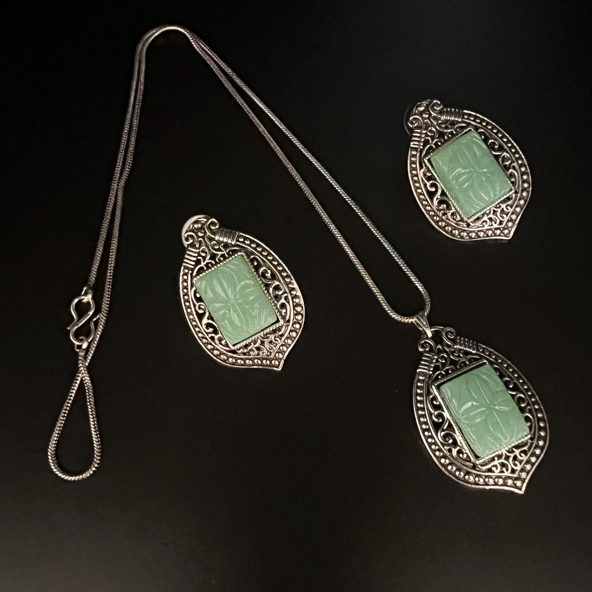 Fashion - Classic Style Mint Green Color Oxidized, Monalisa Stone Pendant Set With Oxidized Silver Tone Plating