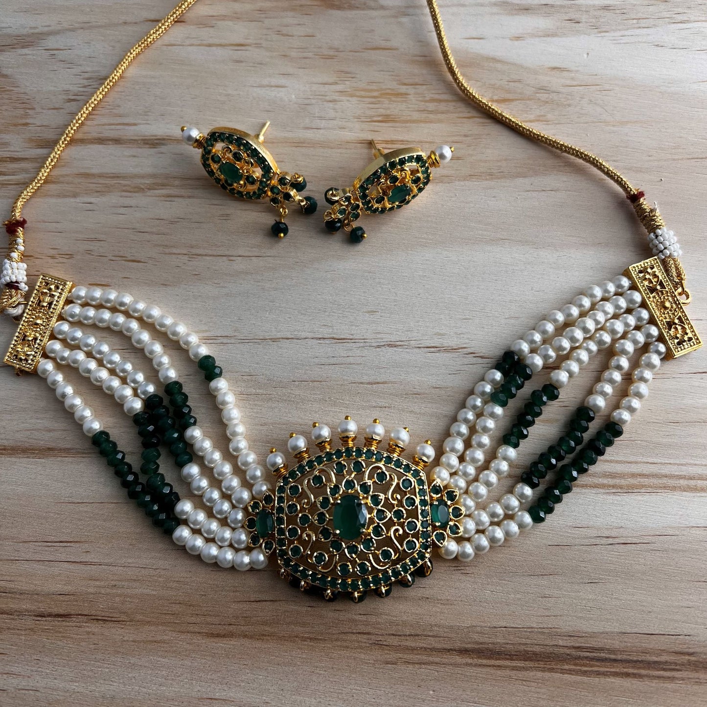 Fashion - Classic Green & Pearl Antique Traditional, Bead Mix Choker Necklace Set