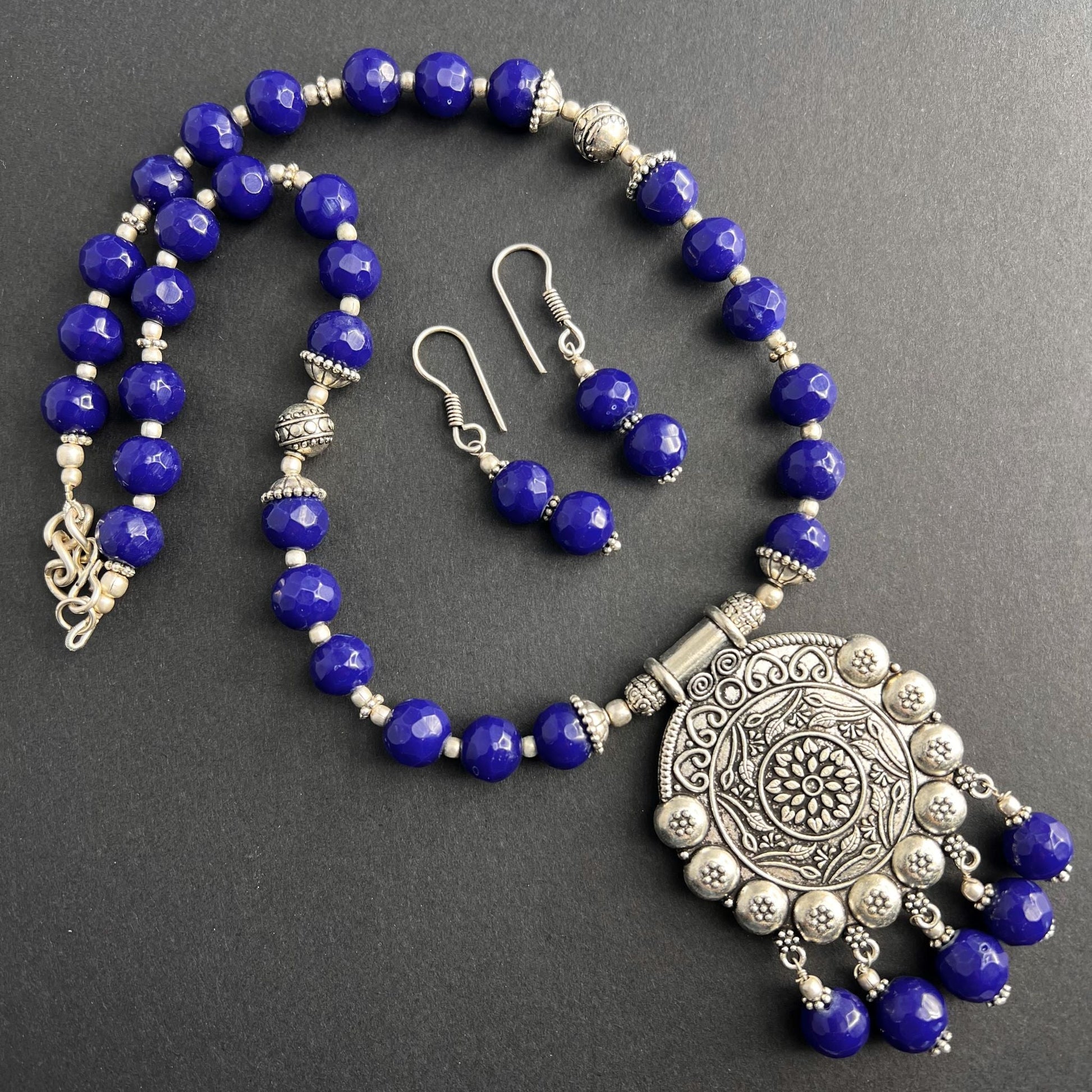 Fashion - Classic Style Blue Color Oxidized Necklace Set With Oxidized Silver Tone Plating