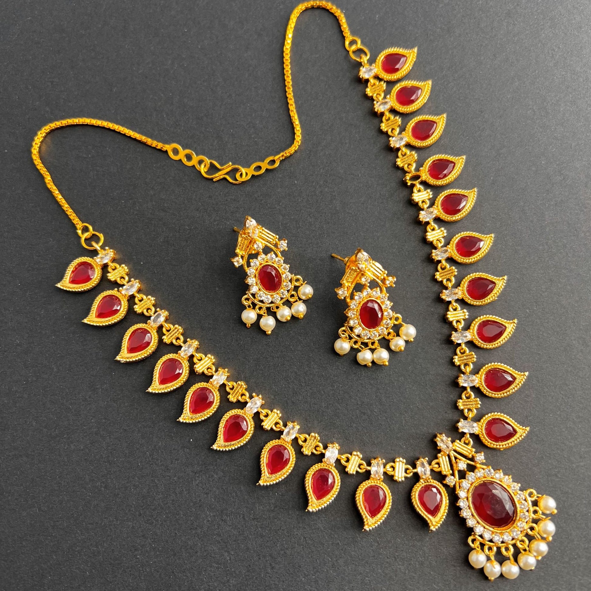 Fashion - Classic Style Red Color Antique Traditional Necklace Set With Gold Tone Plating