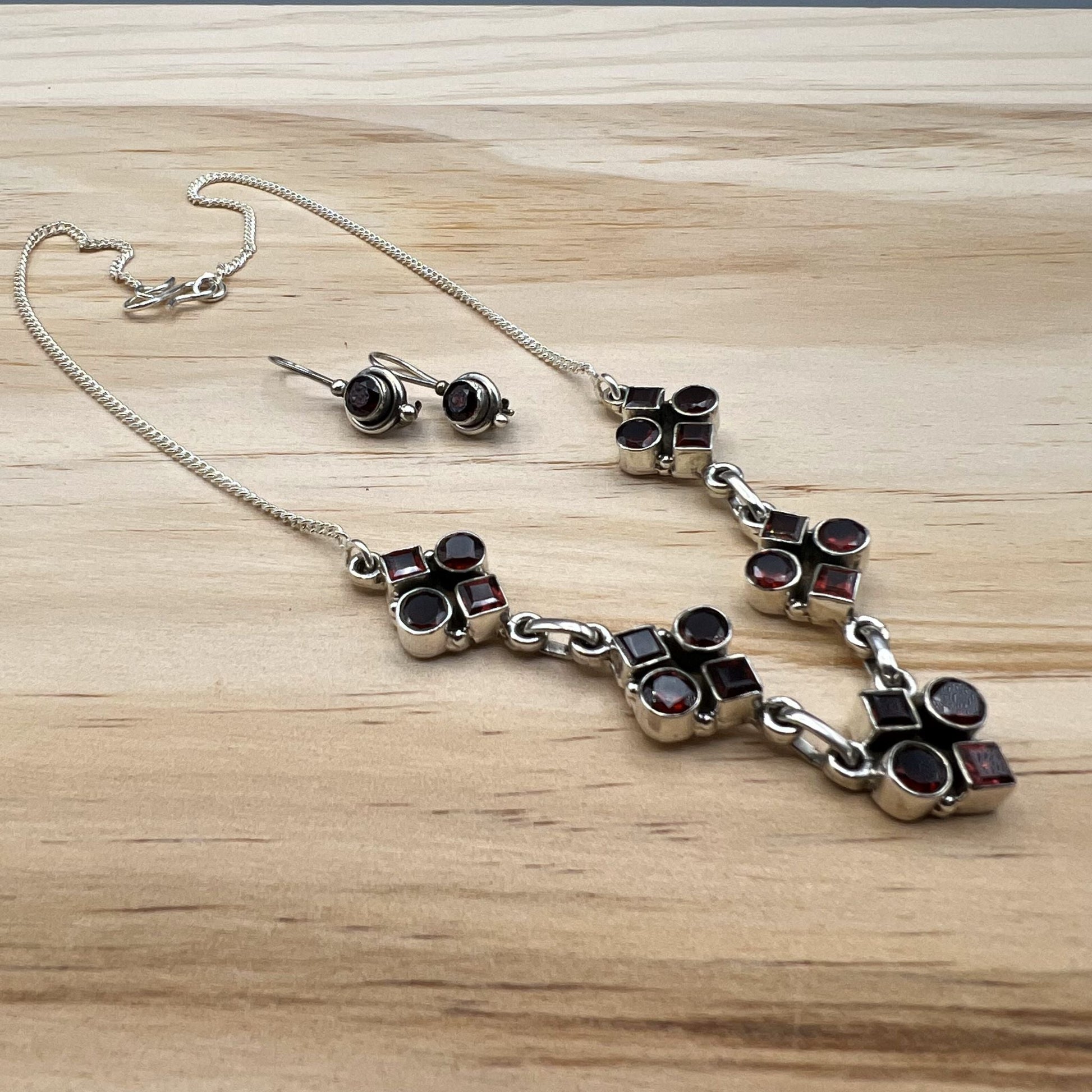 925 SS Dainty Red Color Garnet Cut Stone Necklace Set