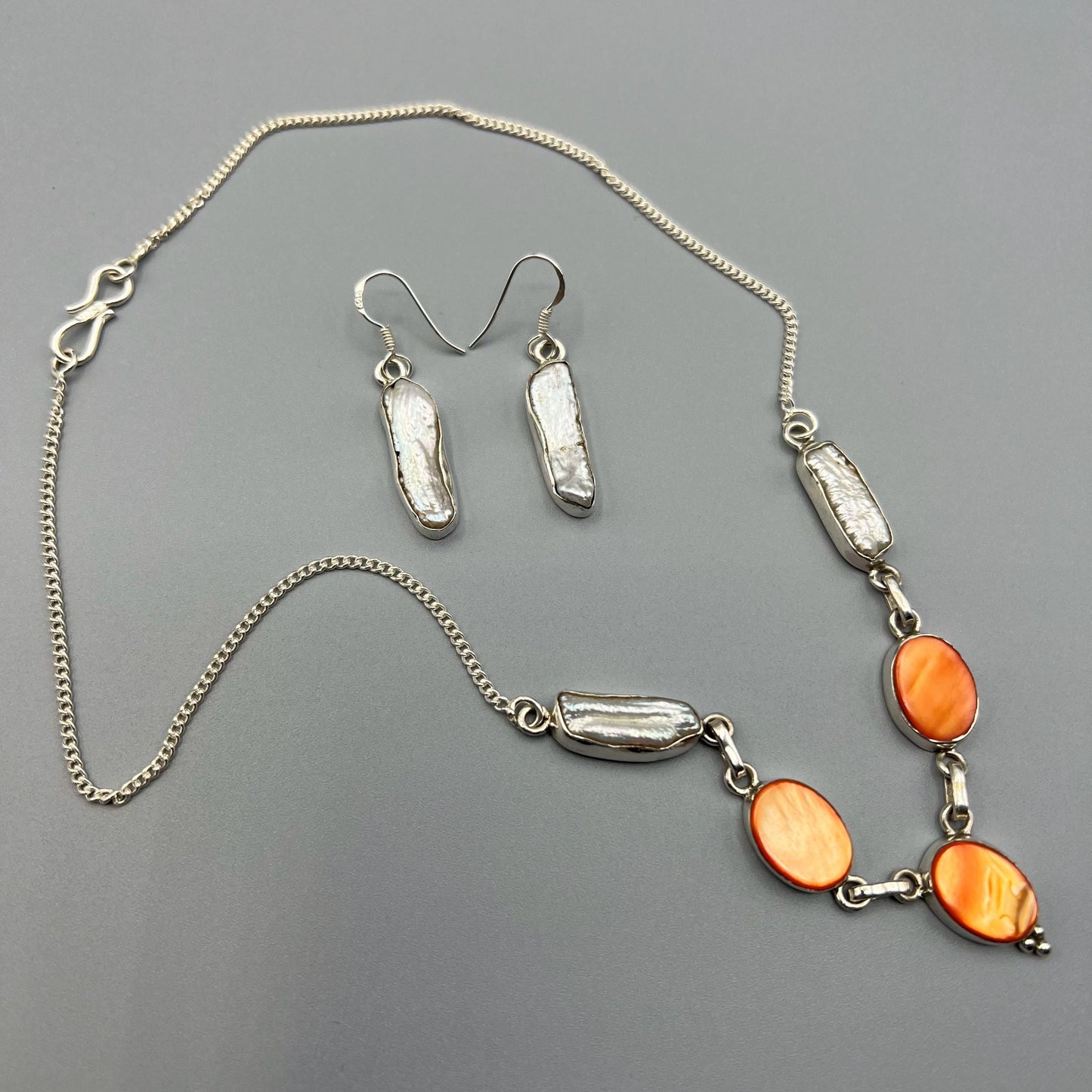 925 Silver Dainty Orange Shell Pearl &White Biwa Pearl Cabochon Stone Necklace Set