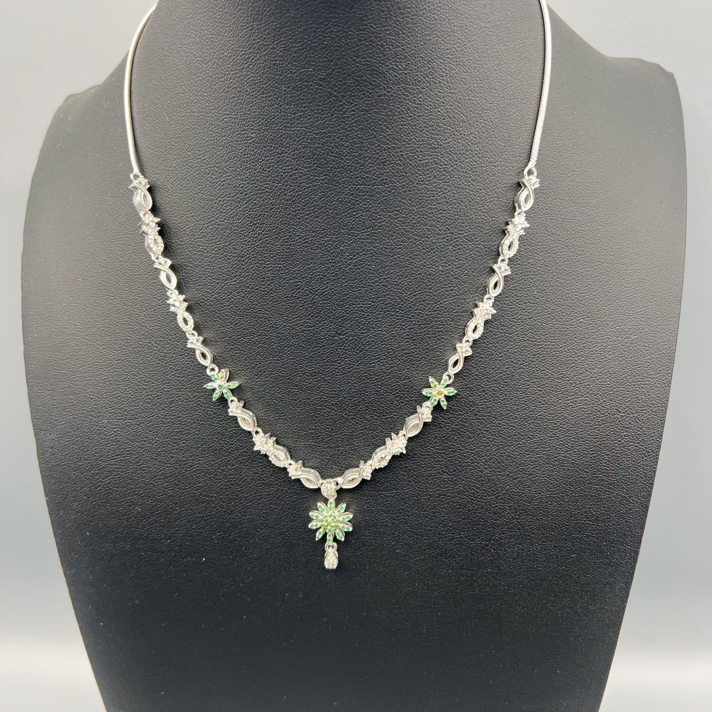 925 Silver Dainty Green & White Cubic Zirconia Cut Stone Necklace Set