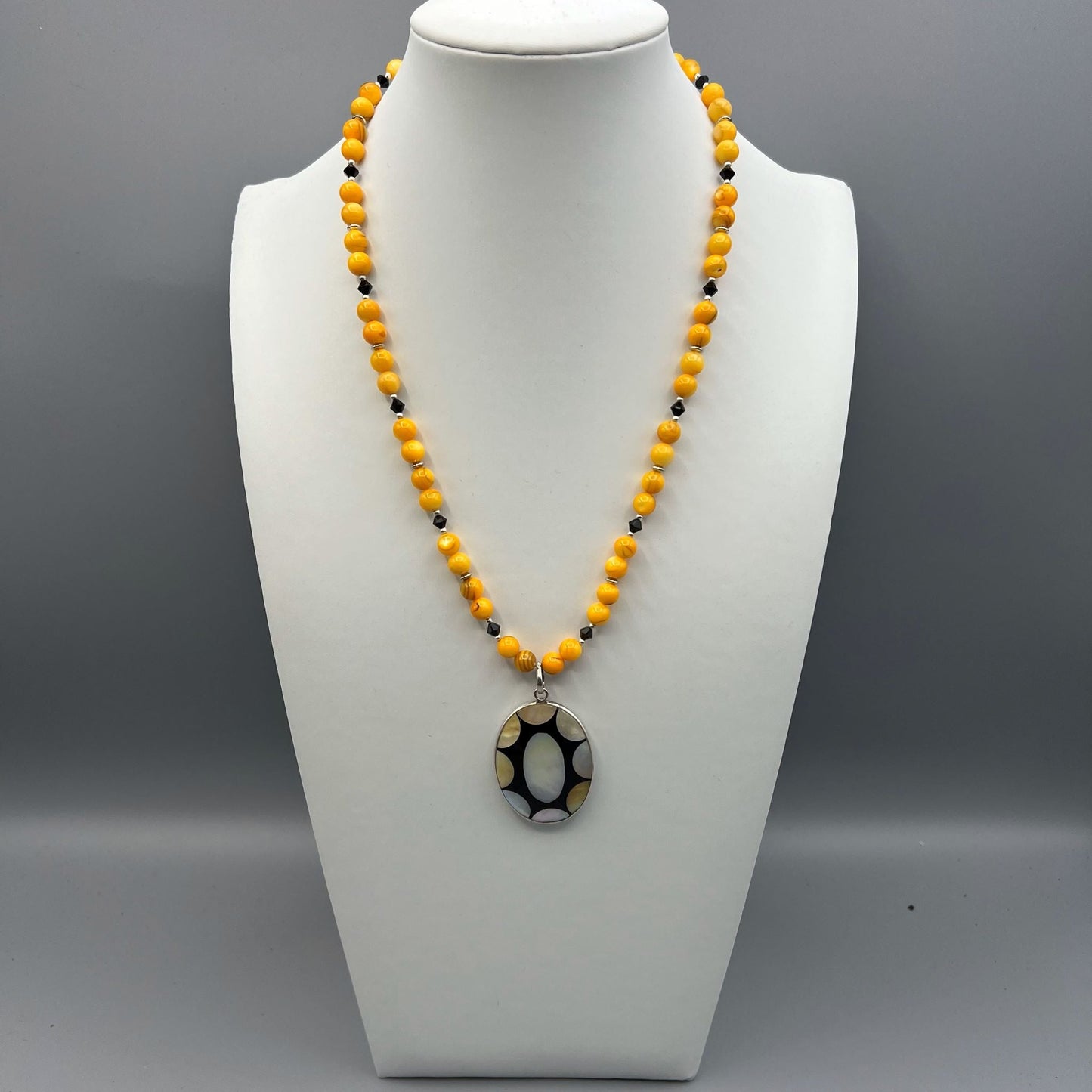 925 Silver Classic Yellow River Shell Single Strand Bead Necklace Set