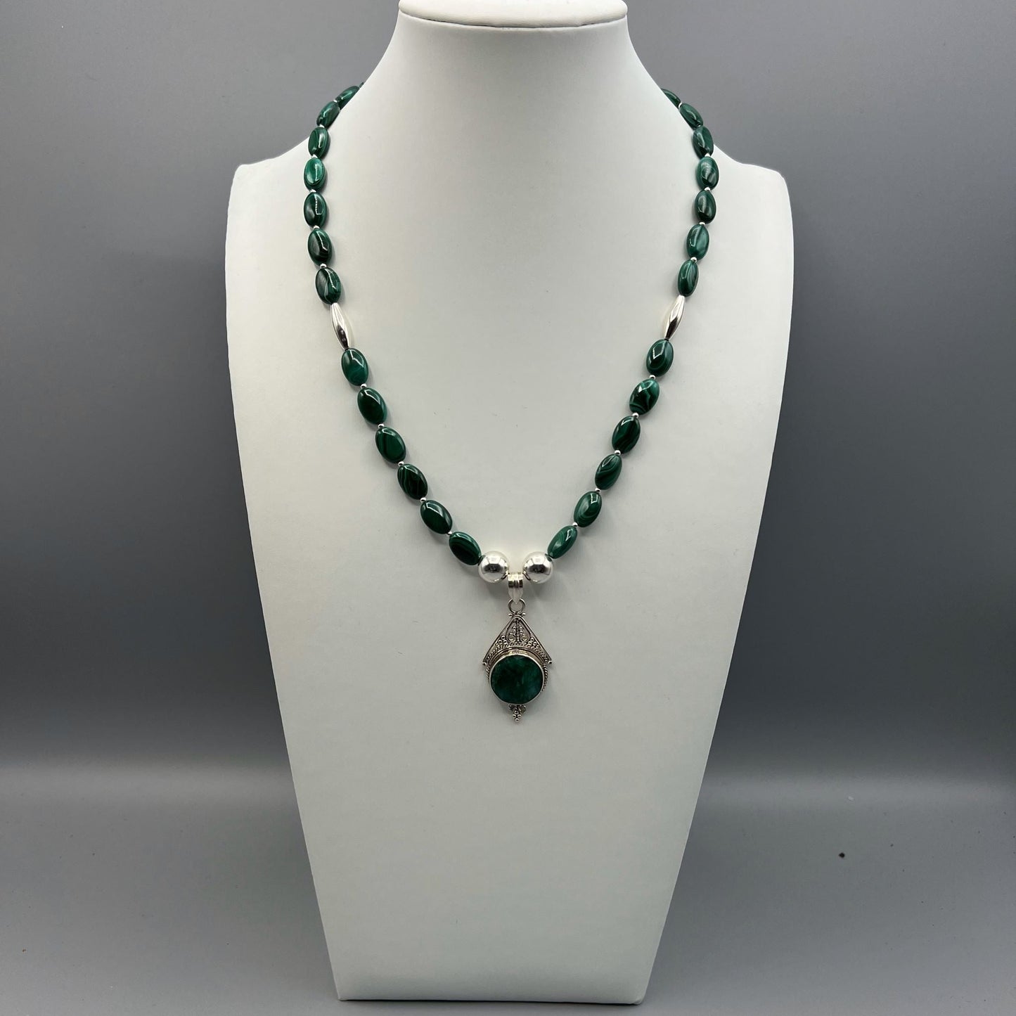 925 Silver Designer Festive Handcrafted Green Malachite & Corundum Single Strand Bead Necklace Set