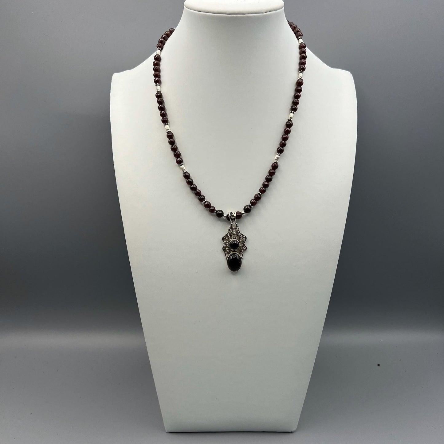 925 Silver Classic Handcrafted Dark Red Garnet Single Strand Bead Necklace Set