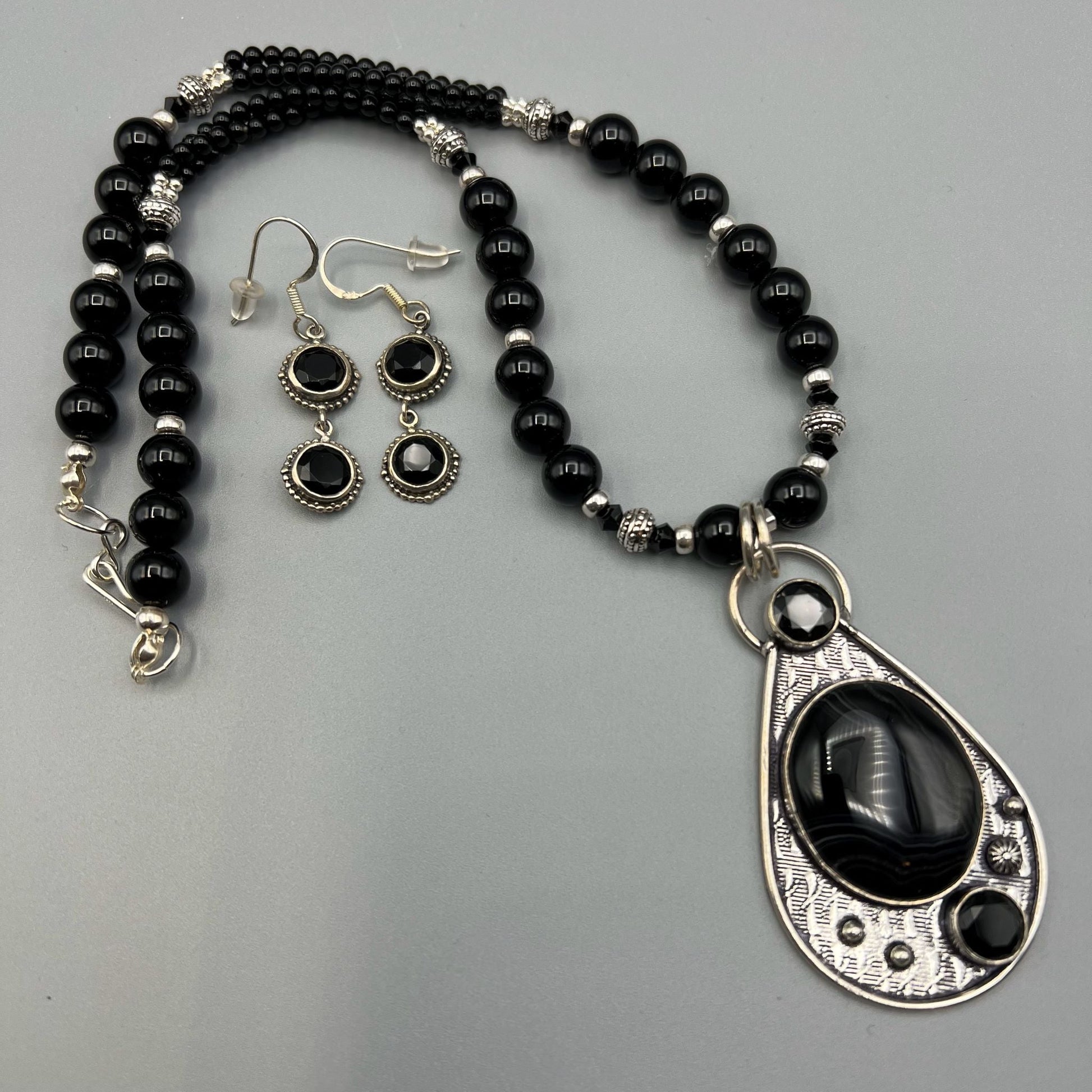 925 SS Antique Look Classic Black Color Onyx, Black Banded Agate Bead Necklace Set