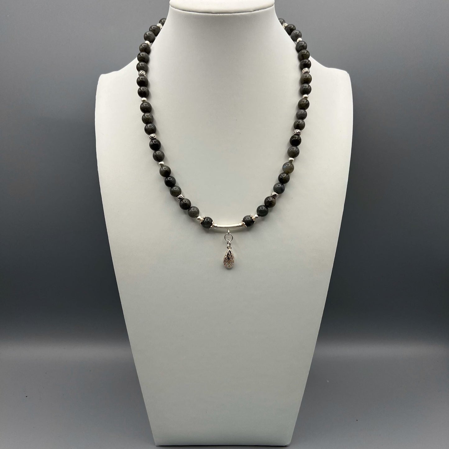 925 Silver Classic Handcrafted Grey Labradorite Single Strand Bead Necklace Set