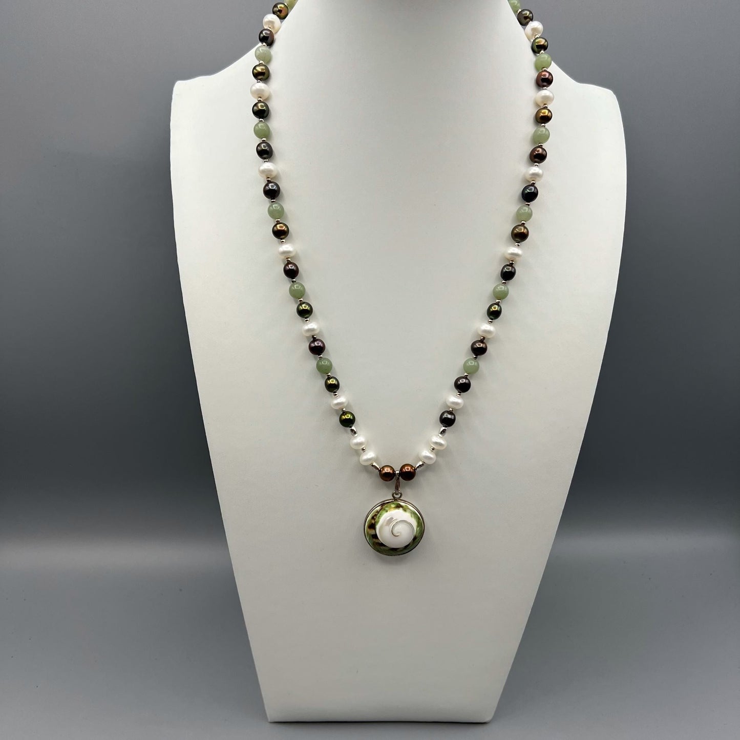 925 Silver Classic Handcrafted Multi Color Pearl & Green Aventurine Single Strand Bead Necklace